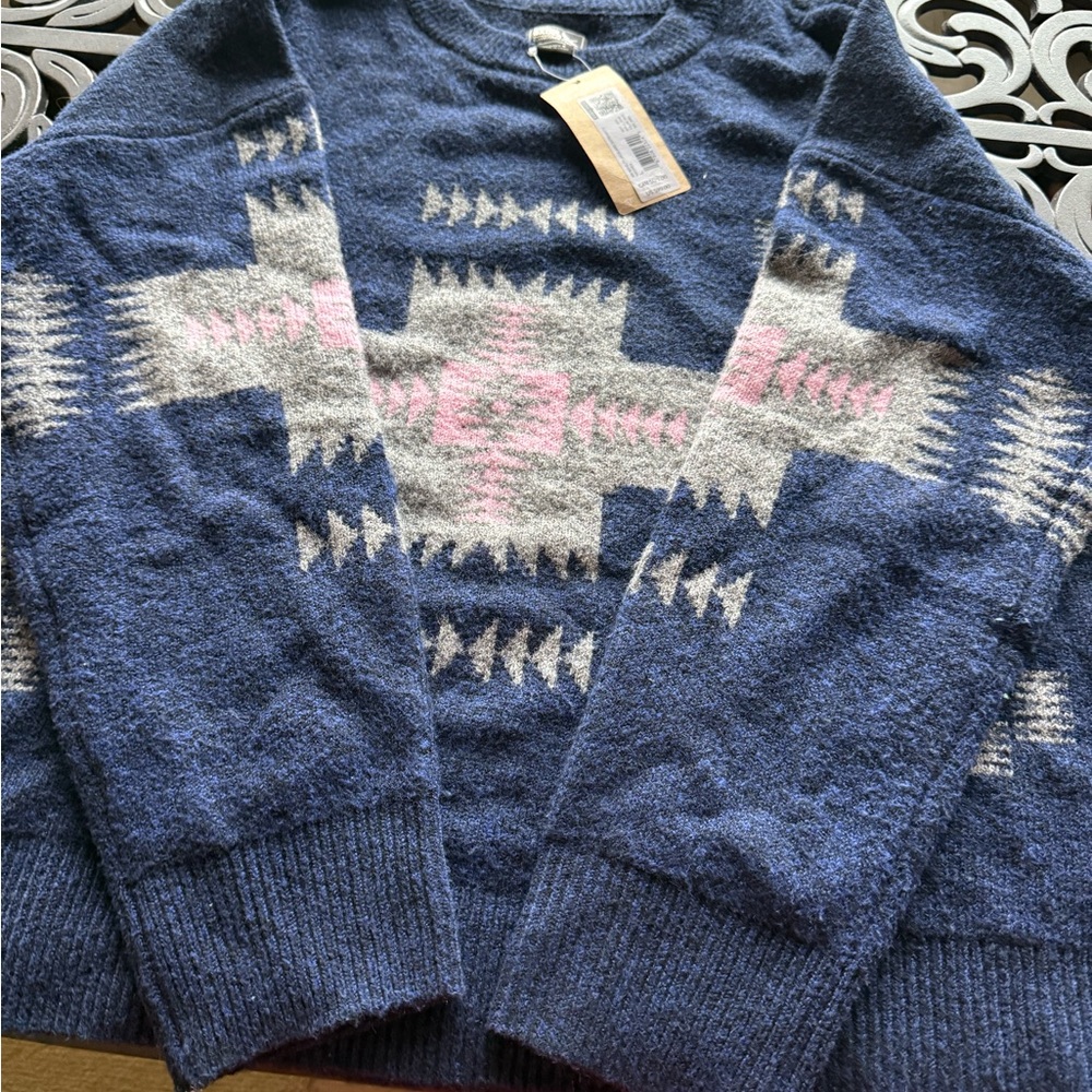 Eddie Bauer Navy and Cream Knit Sweater